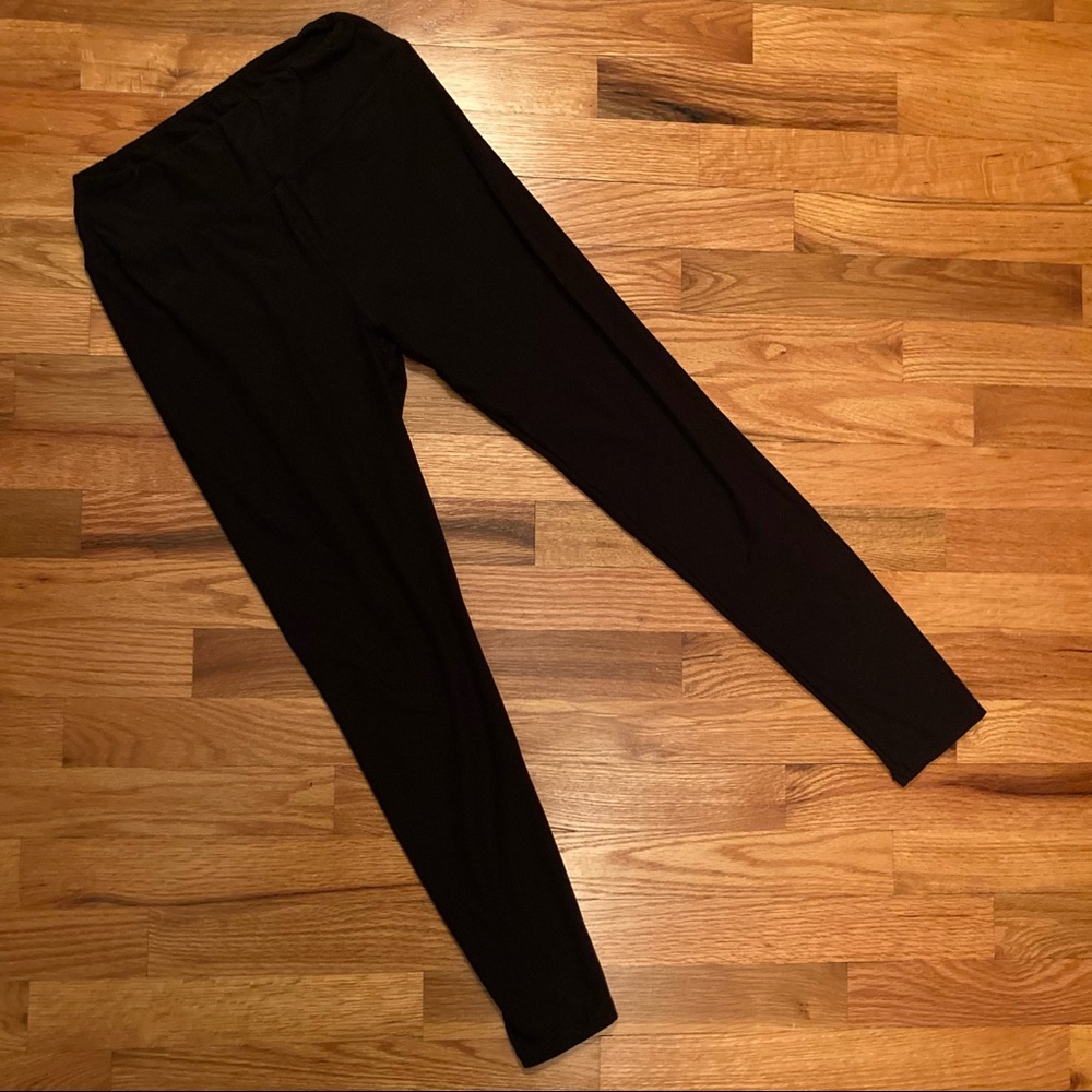 Solid black LuLaRoe leggings OS